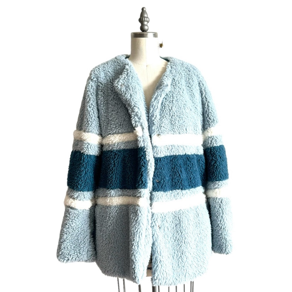 NWT Woven Hearts Fuzzy Blue Striped Coat Jacket Size Large